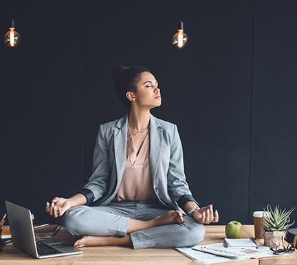 Beneficios de hacer Yoga en el trabajo