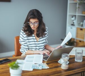 ¿Qué pasa si la empresa no me retiene el IRPF?