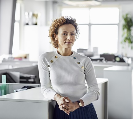 ¿Qué medidas contra el acoso laboral a las mujeres debería estar ofreciendo tu empresa?