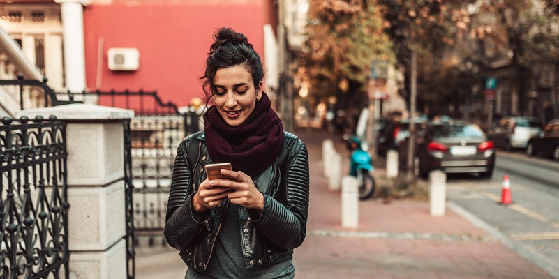 ¿Me pueden echar por publicar fotos personales en redes sociales?