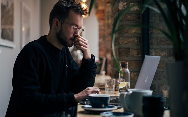 ¿Qué hacer con un compañero de trabajo conflictivo?