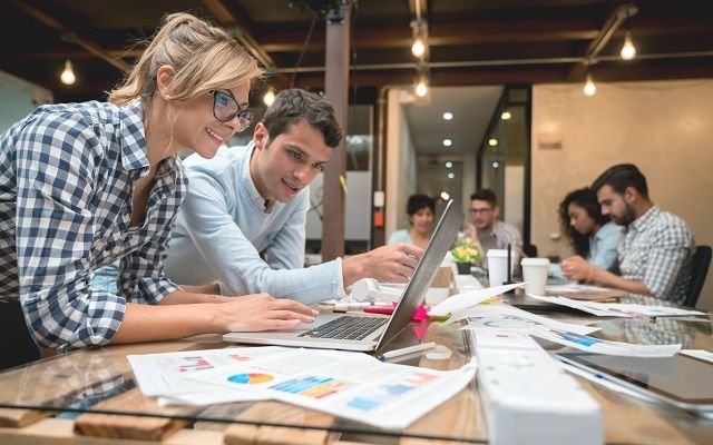 Cinco propósitos de año nuevo que te harán brillar como profesional